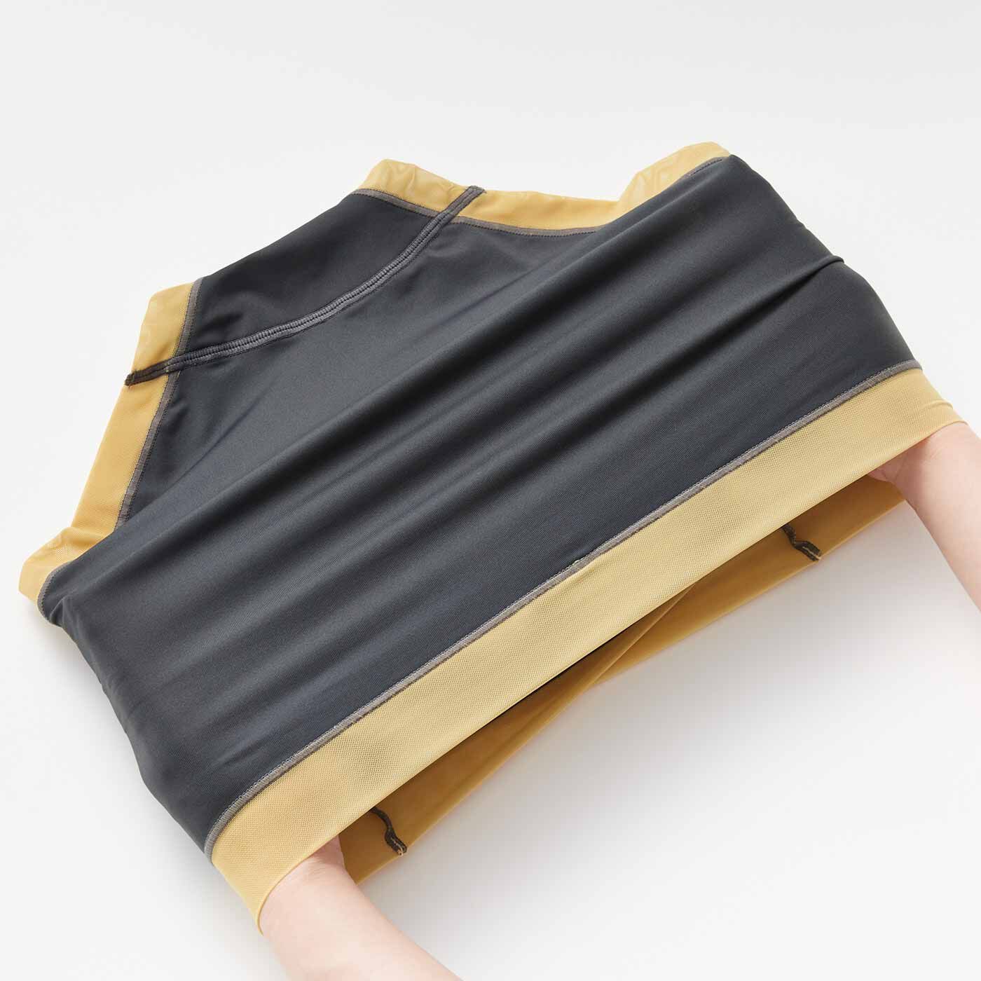 flufeel［フラフィール］|エッジの効いた大人配色 幅広ストラップで軽やかに安定 盛らずに整うブラ＆ショーツの会|ぐーんと伸びてらくなはき心地。