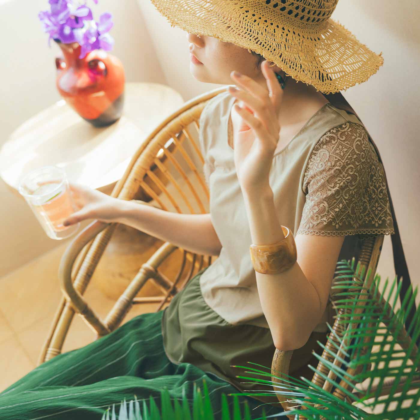 flufeel［フラフィール］|flufeel Resort Edition クロダレースを贅沢（ぜいたく）にあしらった 袖見せランジェリートップスの会