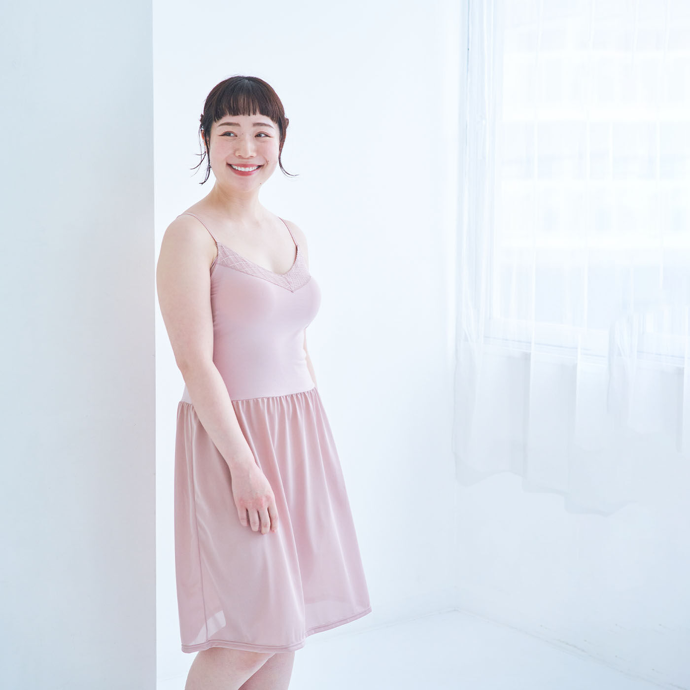 flufeel［フラフィール］|とろけるような肌心地 若胸もかなえる 血色感で肌に溶け込む ペチコート付きブラキャミソールの会|サイズ展開豊富なこちらのアイテムをプラスサイズモデルさんに着用してもらいました。