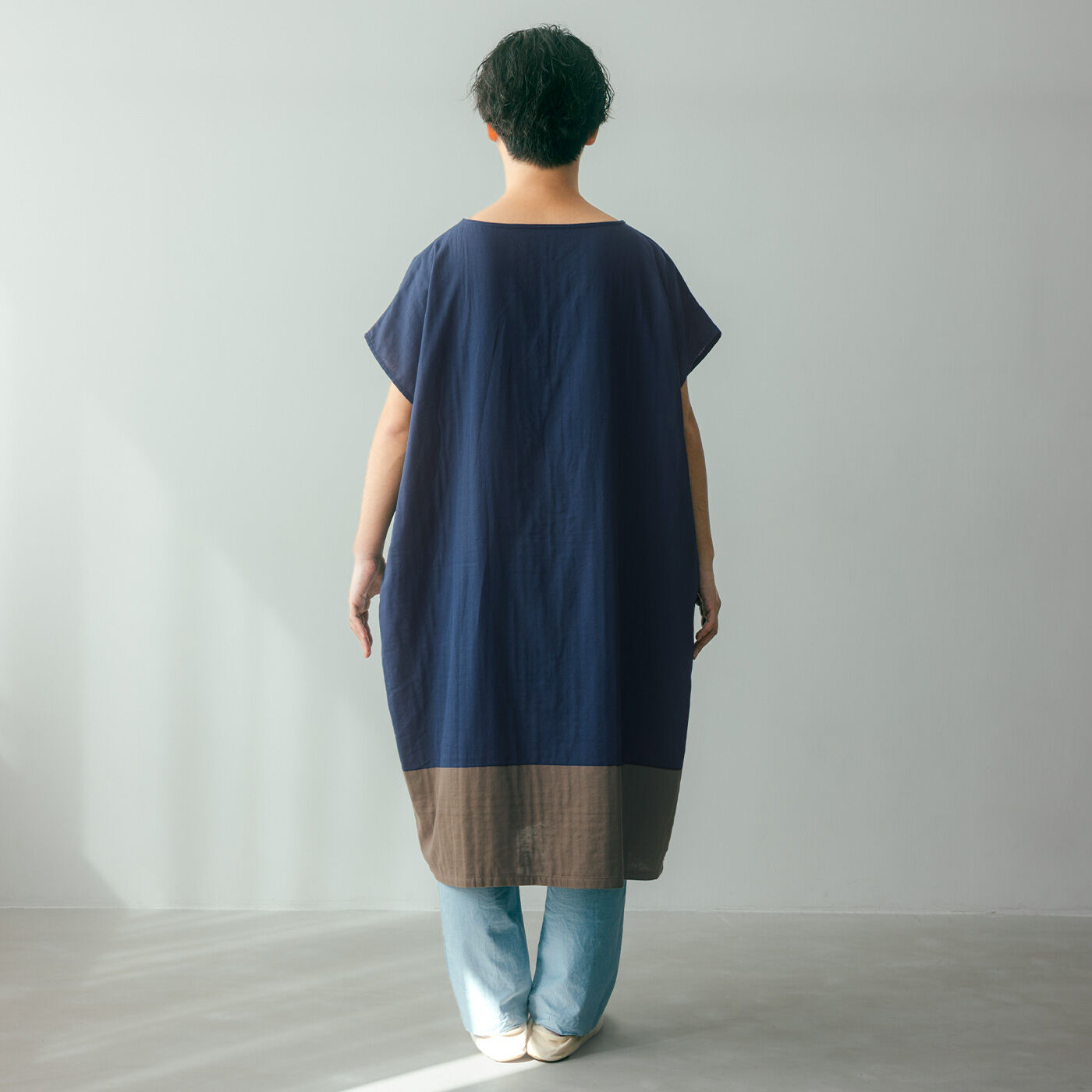 flufeel|お風呂上がりから寝るまでさわやか ダブルガーゼが心地いい 着るバスタオル〈オーガニック/ハンサムバイカラー〉の会|Back