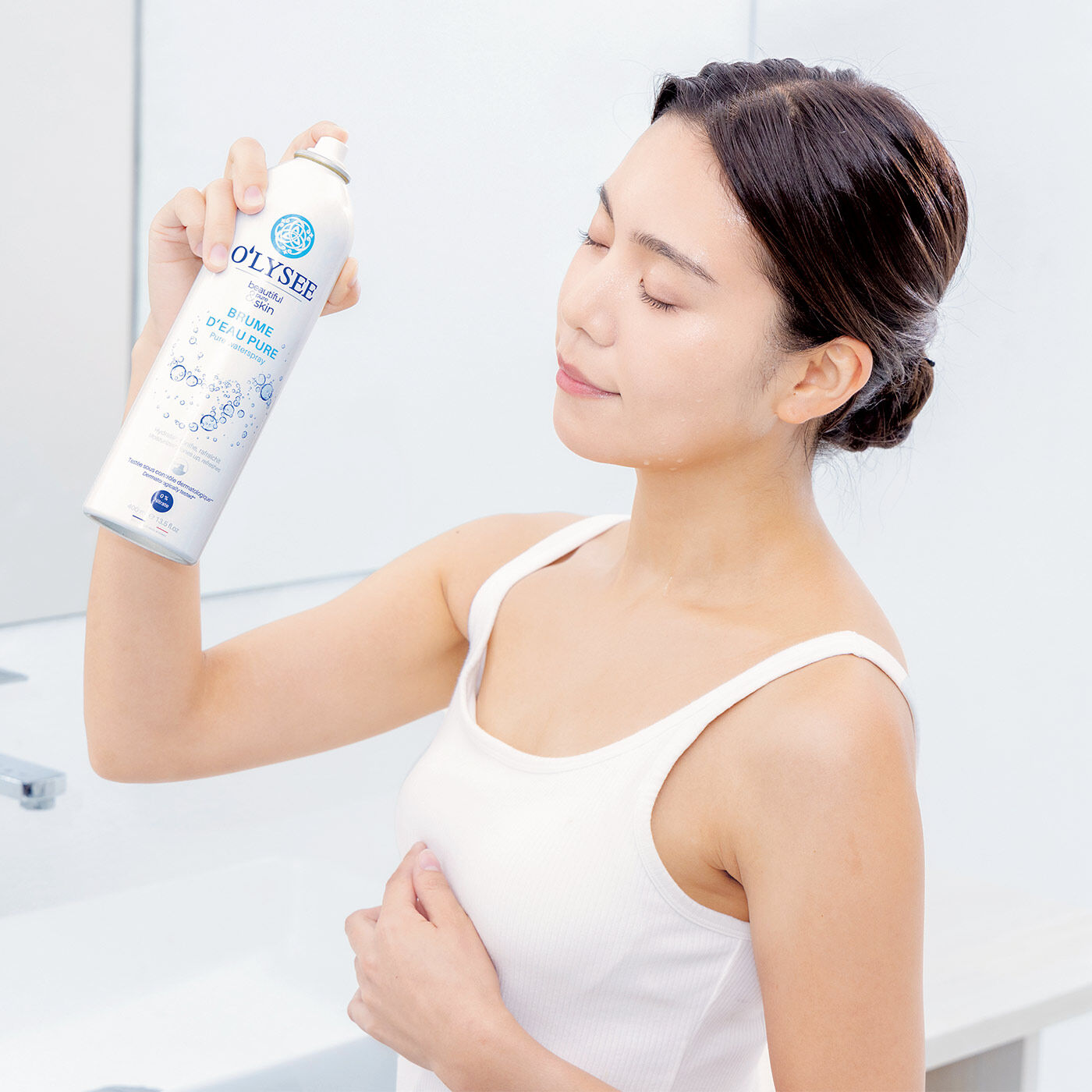 flufeel|不純物が限りなくゼロの純水　顔・からだ・髪の全身保湿に　オリセ ピュア ウォータースプレーの会|全身の水分補給に！ 細かい霧状でとにかく気持ちいい！　顔から20cmほど離し、円を描くようにスプレーした後、なじむまでそのままおきます。