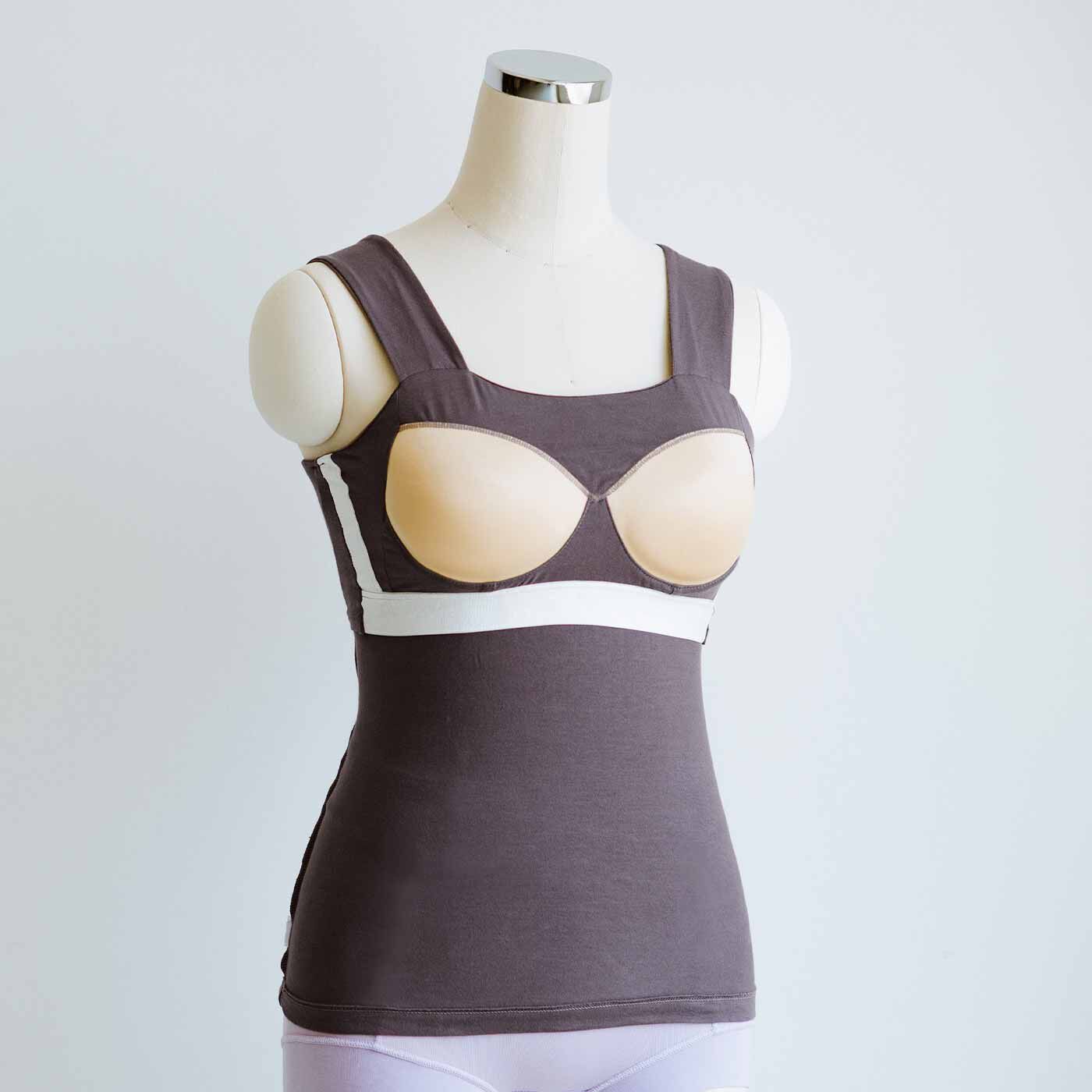 flufeel［フラフィール］|動いてもずれにくい　大人の女性のための基礎化粧ブラインナーの会|Front 肌側 カップ下とわきに超極細繊維がフィット。