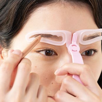 flufeel［フラフィール］ | 時短で簡単美人眉 左右対称眉毛ガイド