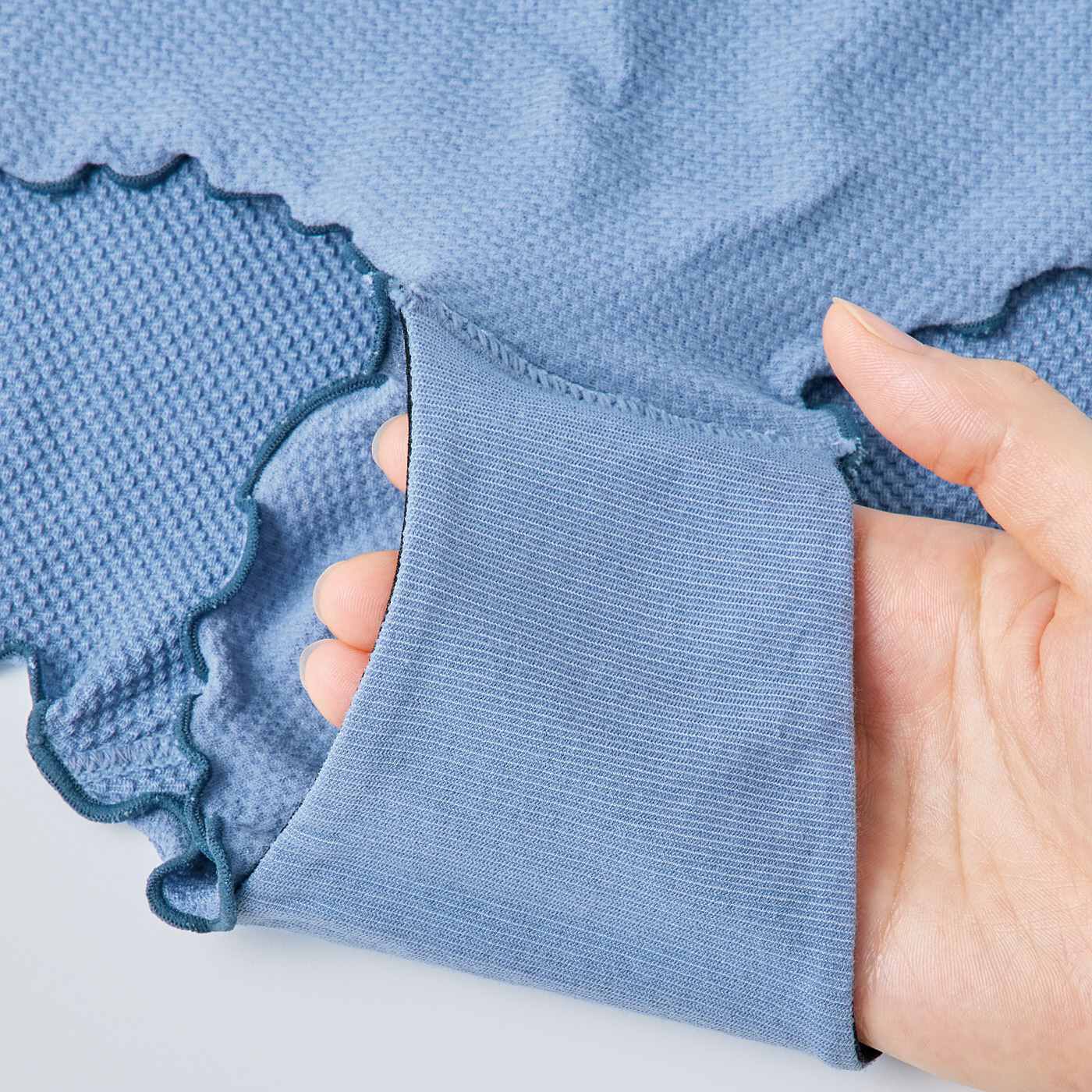 flufeel|ユルセルフ　ふんわりワッフルみたいな毎日ノンストレスショーツの会|クロッチ部分はウィング対応で防水布付き。