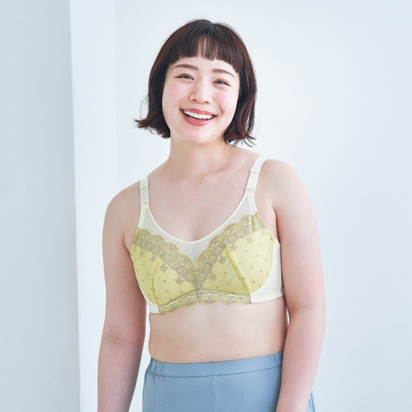 flufeel［フラフィール］|大きい胸さんのバストラインを美しくキープ！ 小さく見せるブラの会|サイズ展開豊富なこちらのアイテムをプラスサイズモデルさんに着用してもらいました。