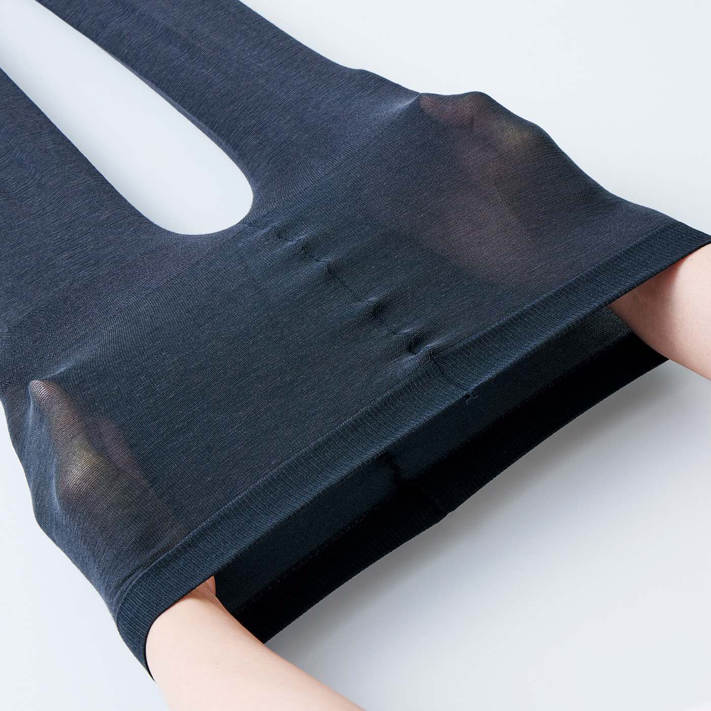 flufeel［フラフィール］|薄くて軽やかフィット！　綿混さらさらレギンス〈ブラック〉の会|伸びがよく、脚にぴったりフィット。
