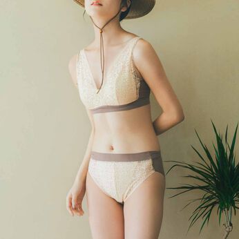 flufeel［フラフィール］ | クロダレースを贅沢にあしらった旅気分ブラショーツ
