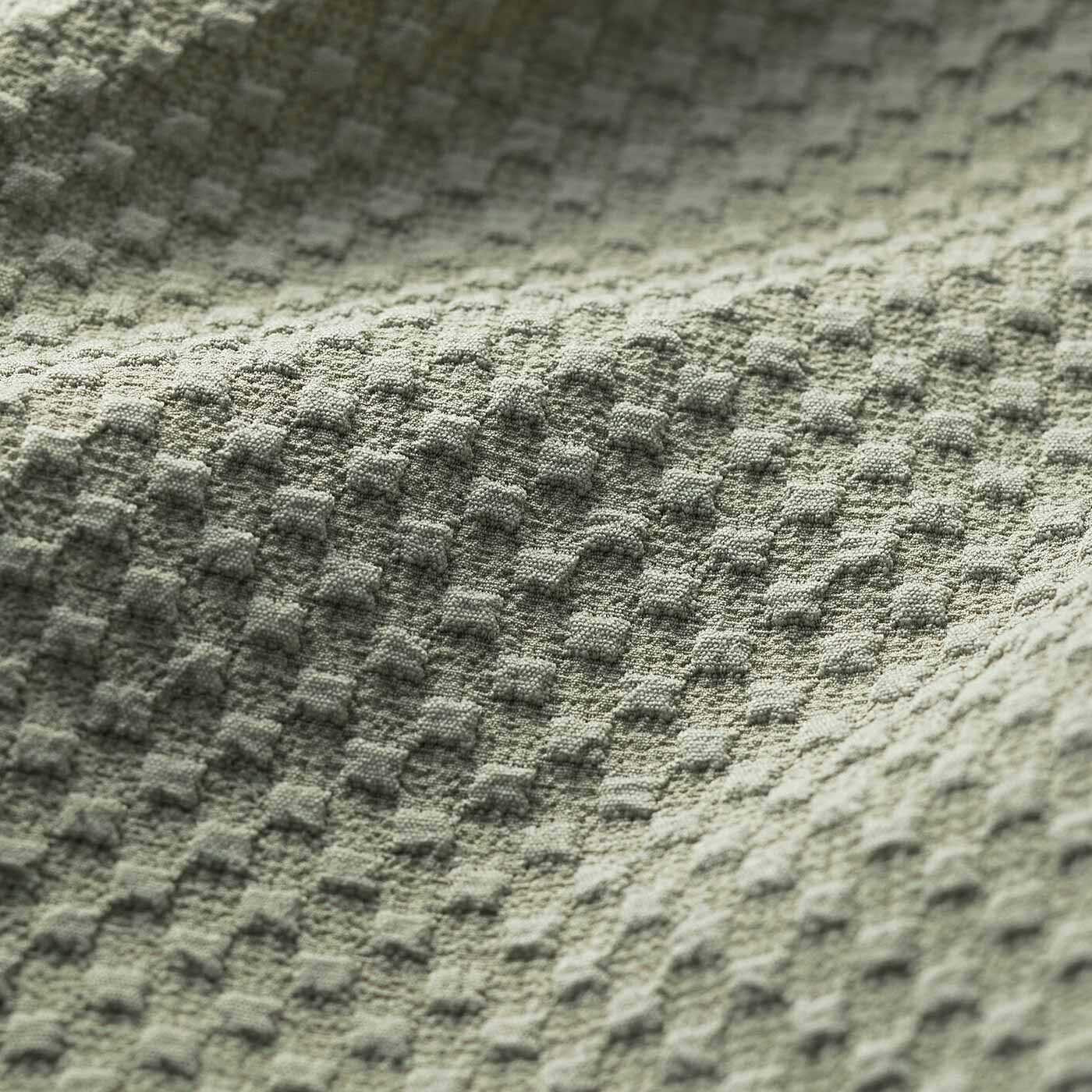 flufeel［フラフィール］|【7月分以降お届け】着るだけ背筋ピン！ さらっとした肌心地のヨガ気分 カップ付きセットアップの会|ぽこぽことした素材が肌に張り付きにくく、軽やかな着心地。