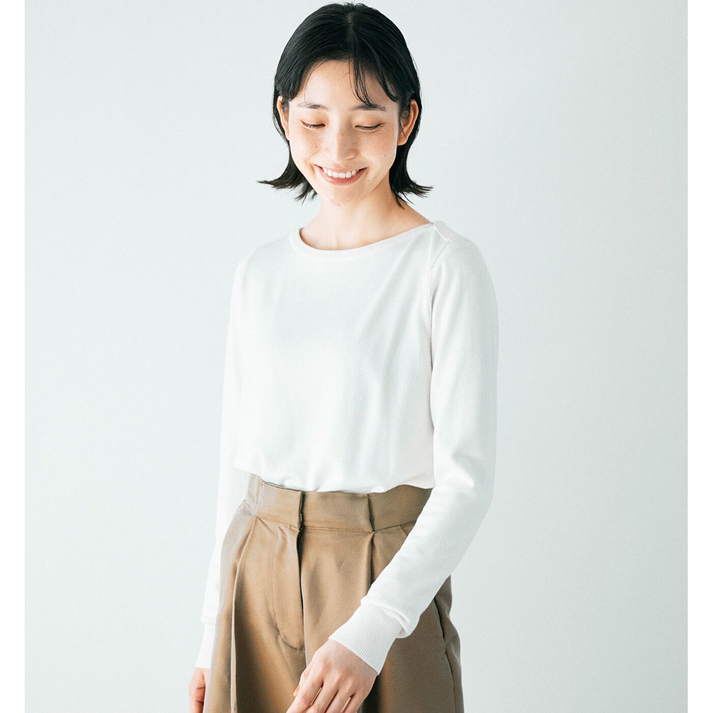 flufeel［フラフィール］|袖はつるりですっきり見せ！　着ぶくれ知らずのあったか裏微起毛インナーの会|肩まわりや二の腕のシルエットがほっそり見違えます。