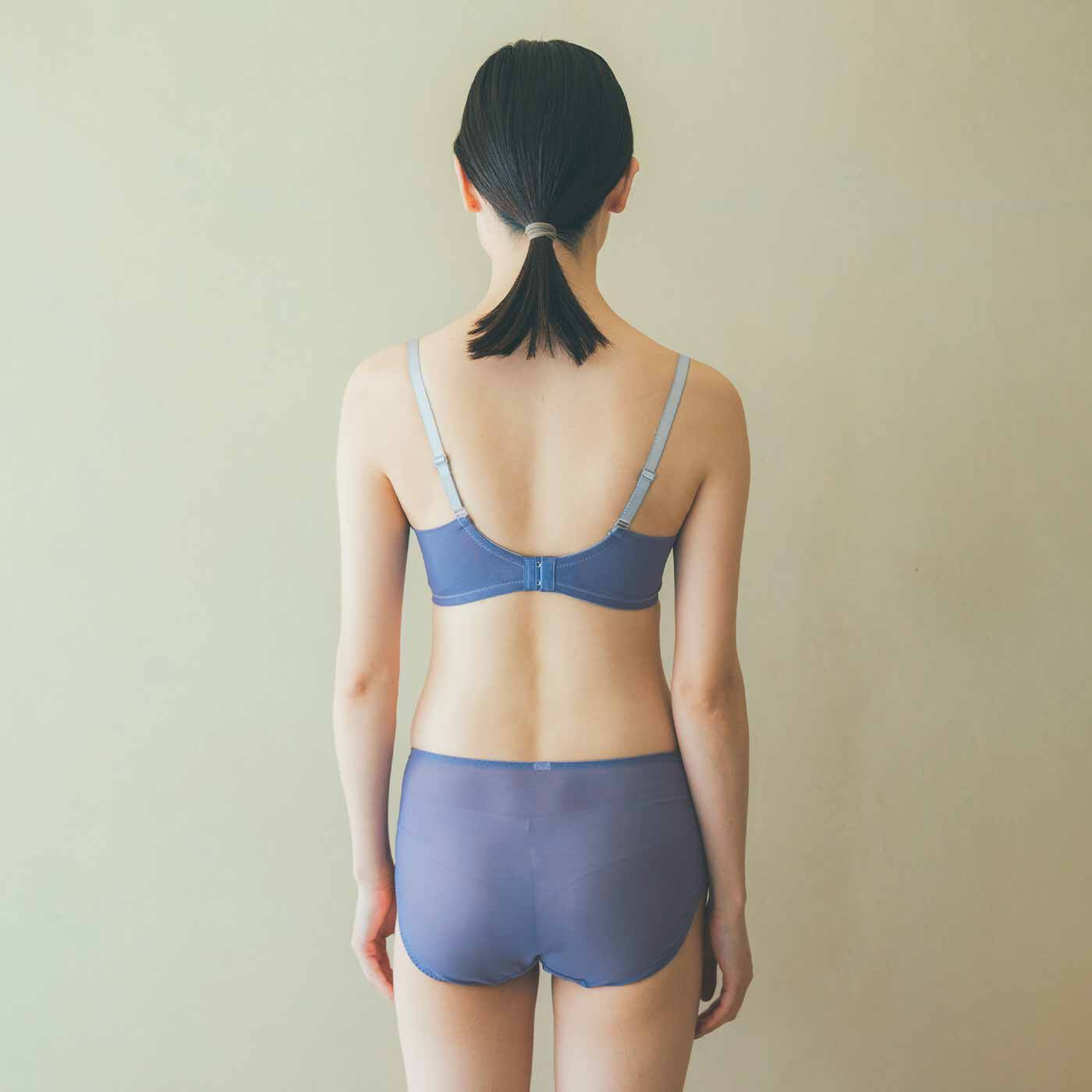 flufeel［フラフィール］|シアーな波に包まれる 涼やか印象のブラ＆ショーツの会