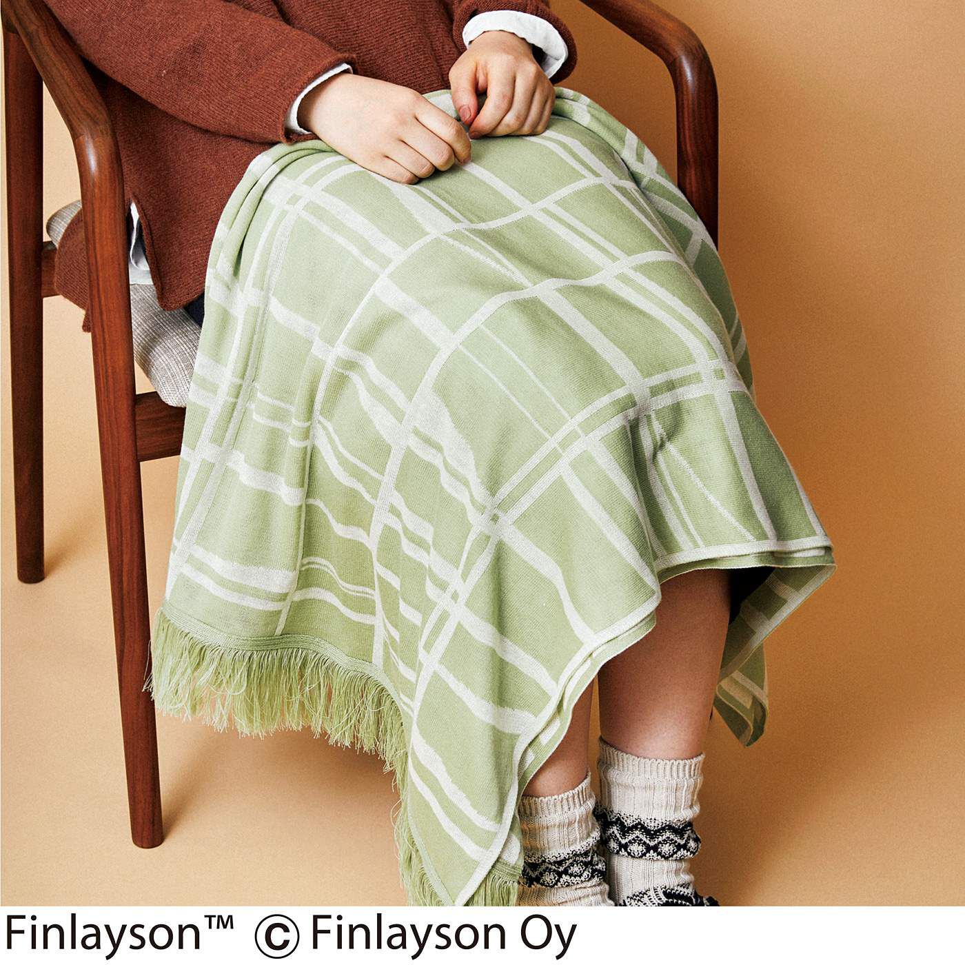 flufeel|フィンレイソン　綿100％でさらりとまとう コーデが華やぐ３-WAYストールの会|ひざに掛けて。
