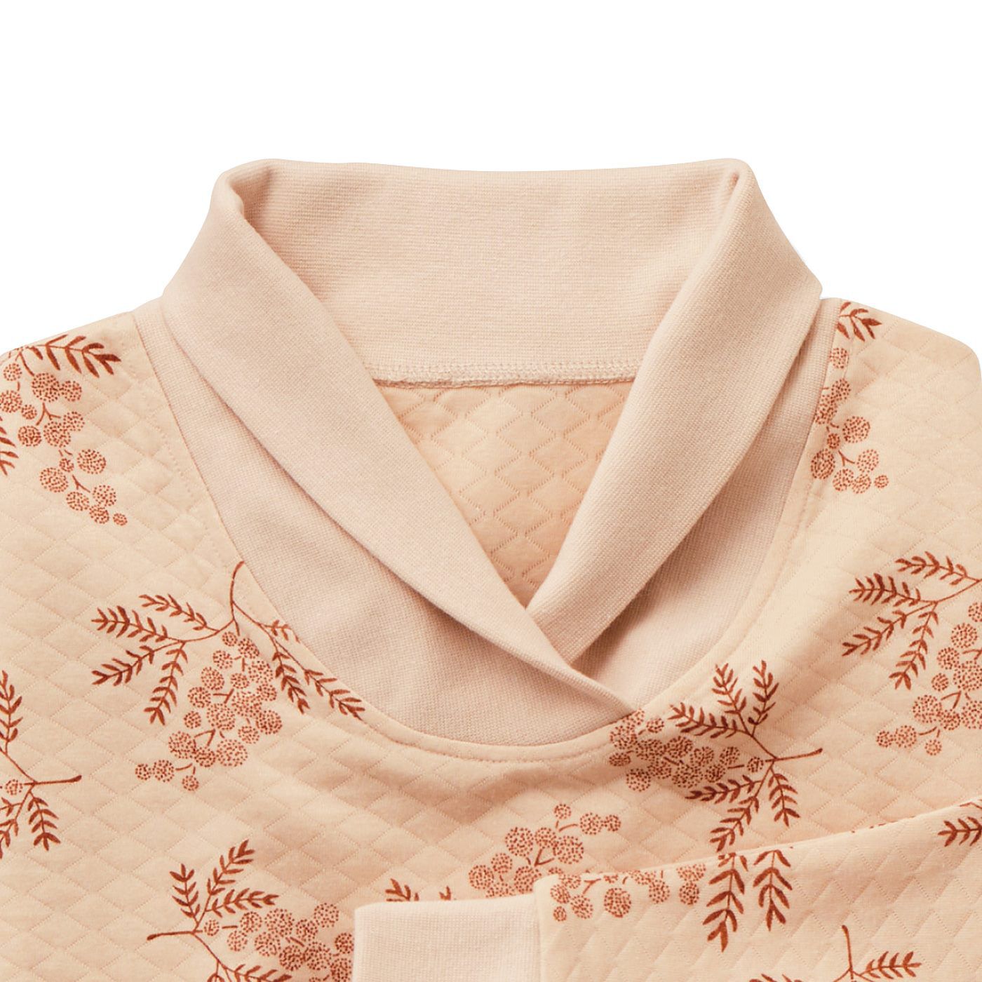 flufeel|首まで暖か綿混　ミモザ柄キルトパジャマの会|衿は折っても伸ばしても着られます。