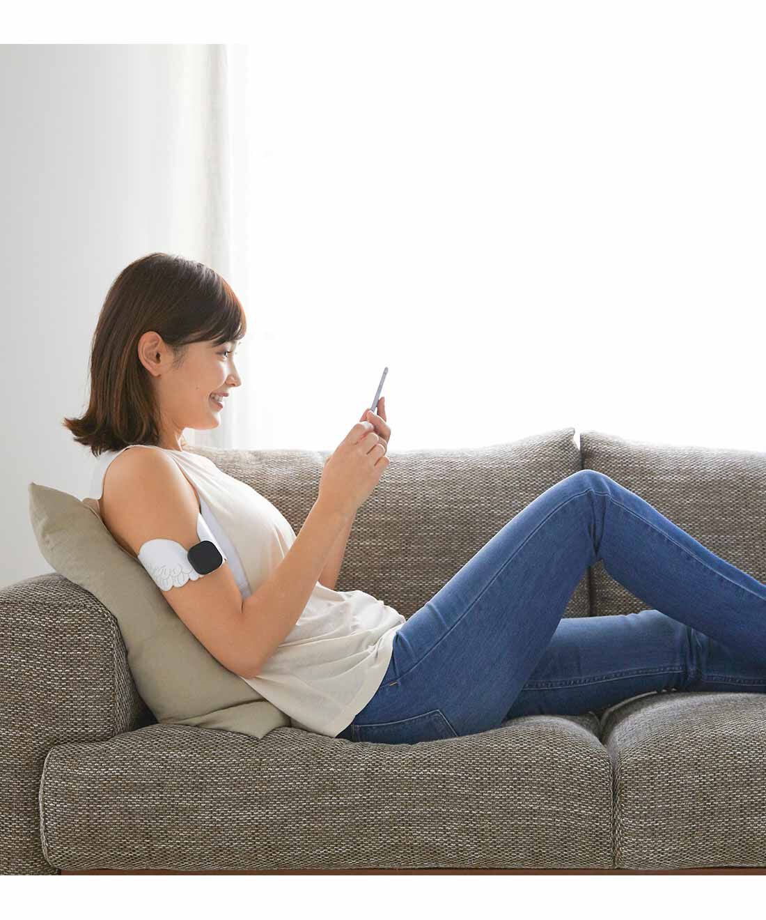 flufeel|フラフィール ときめき運試し 美の扉を開く 自信と魅力を引き出す美容体験の会|いつでもどこでも、好きなところにピタッと装着。独自のEMSテクノロジーを搭載したウイングパッドが、筋肉の奥深くまで刺激します。さらに、ライフスタイルに合わせて選べる2つのモードをプラス。仕事や育児の合間に、効率よく理想のカラダへ。