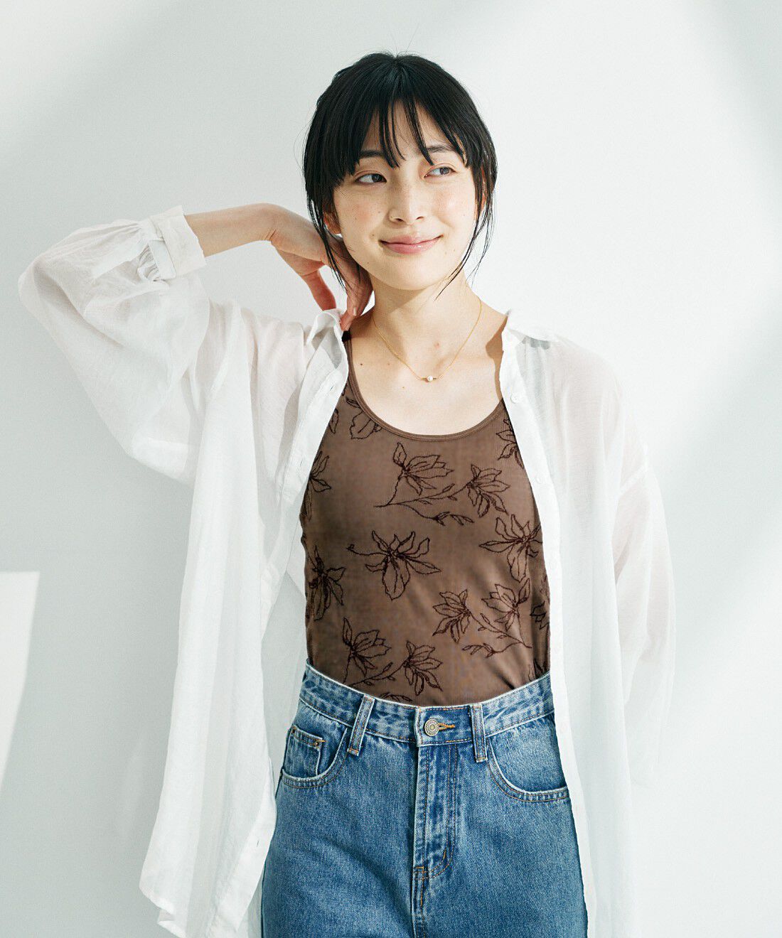 flufeel|【8月分以降お届け】肩甲骨をらくらく意識で背筋ピン！　コーデに華を添える ジャカード風ヨガ気分ブラタンクの会