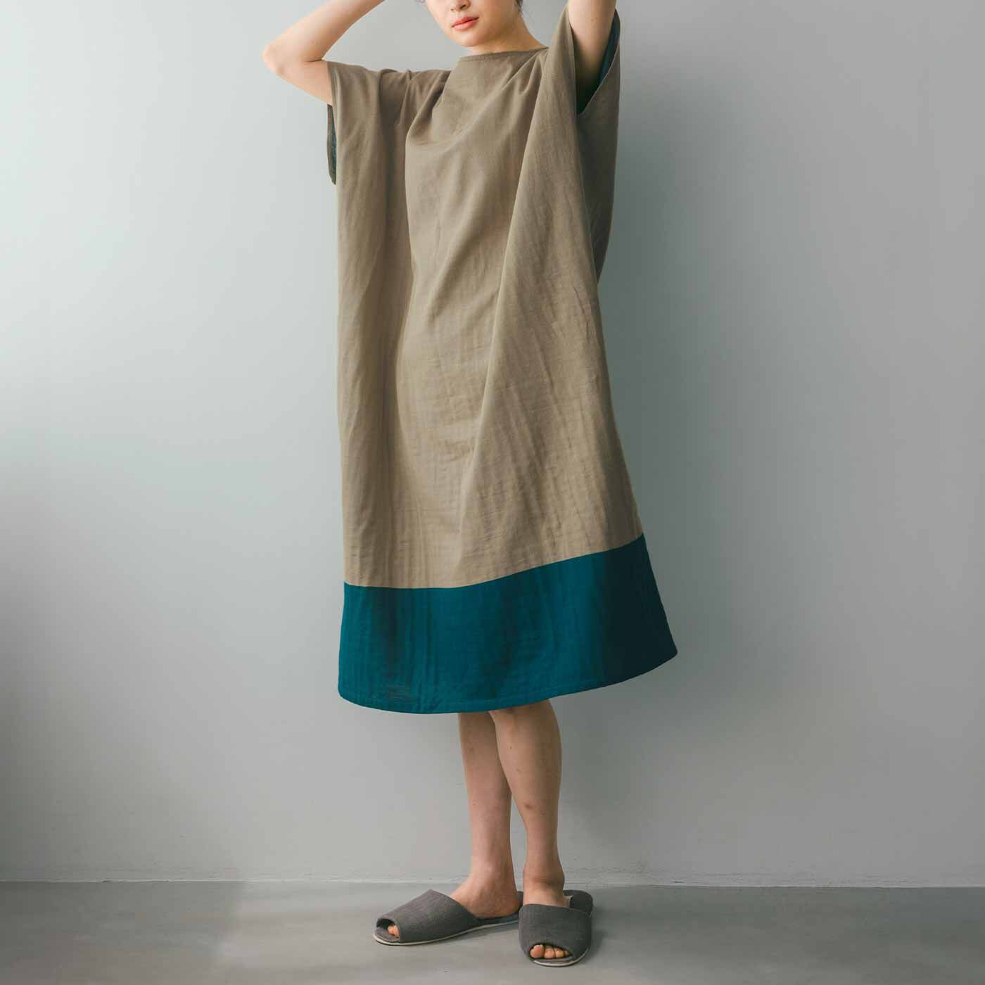 flufeel|お風呂上がりから寝るまでさわやか ダブルガーゼが心地いい 着るバスタオル〈オーガニック/ハンサムバイカラー〉の会|モデル身長：170cm