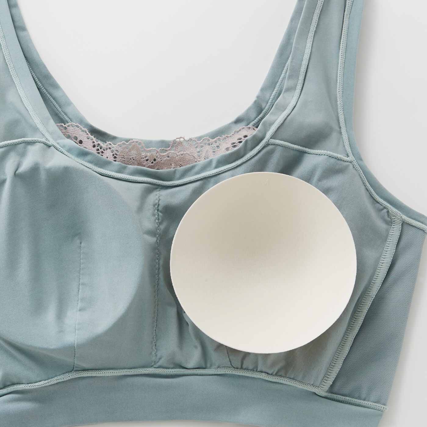 flufeel|ユルセルフ 何もしたくない日の味方 レースでバストと気持ちもぐーんと包む しあわせ感じるブラの会|取り外しできる丸カップ付き。