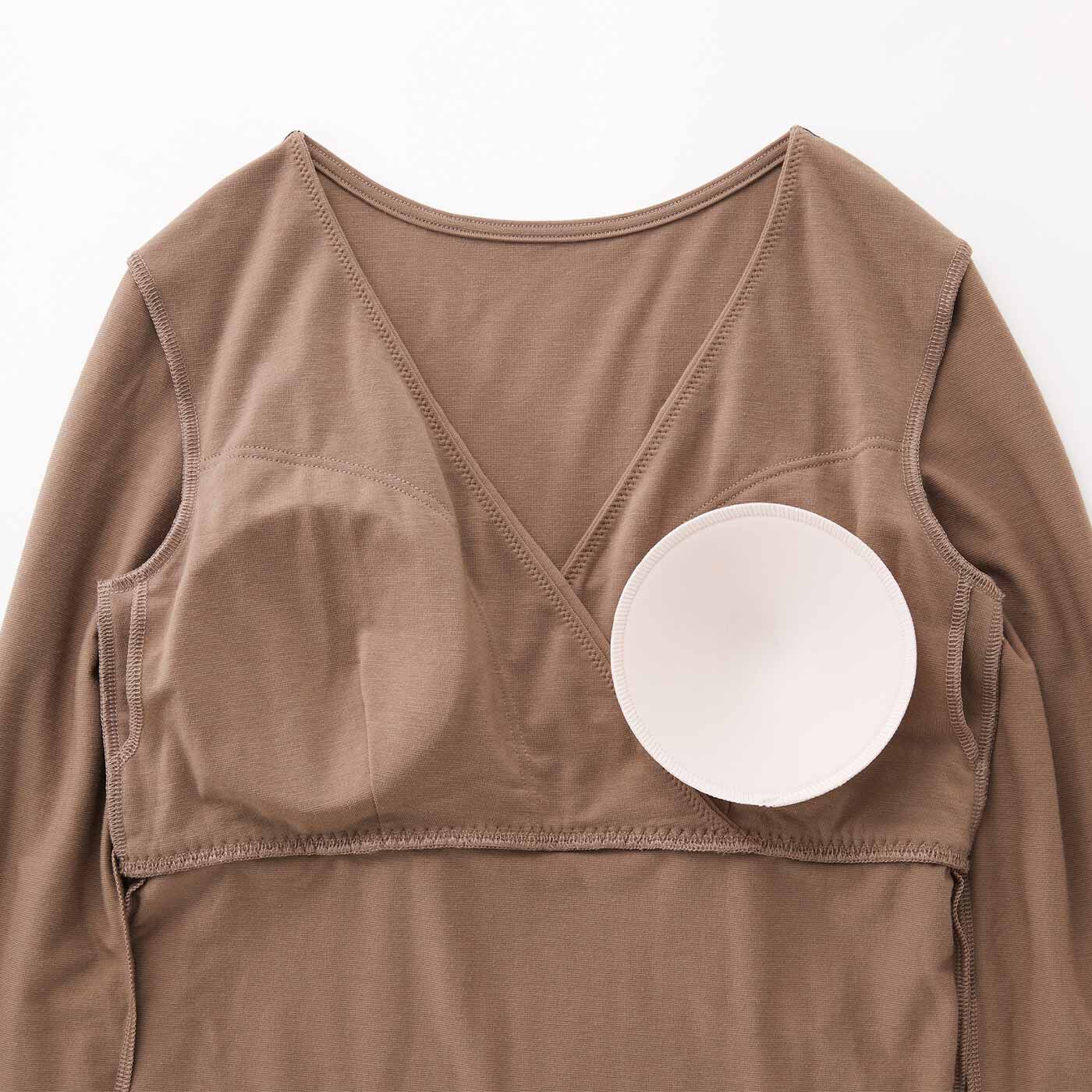 flufeel［フラフィール］|ユルセルフ からだが硬くても着られる カシュクール仕立ての吸汗速乾ブラインナーの会|Front〈肌側〉取り外し可能なカップ付き。