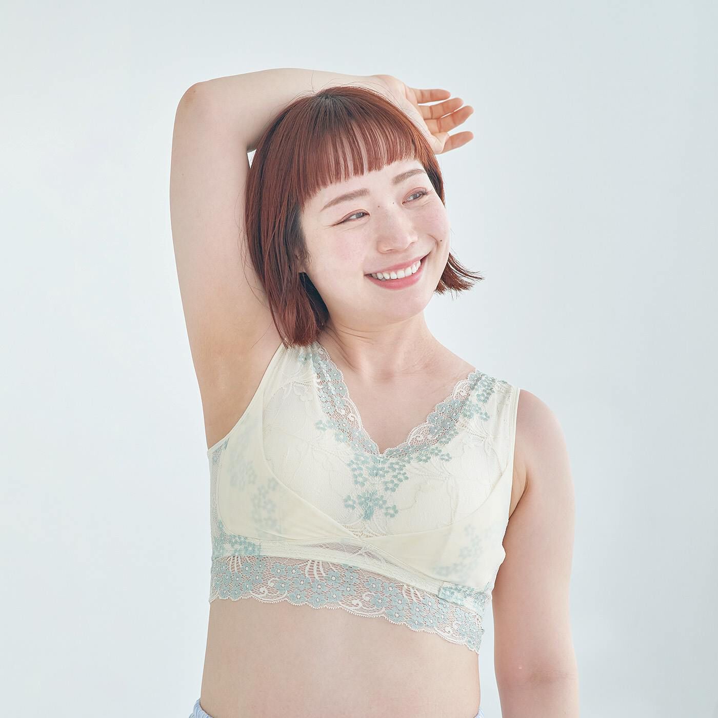 flufeel［フラフィール］|吸汗速乾で寝汗も快適 まあるくバストをホールド 麗しいレースのナイトブラ〈3L～5L〉の会|サイズ展開豊富なこちらのアイテムをプラスサイズモデルさんに着用してもらいました。