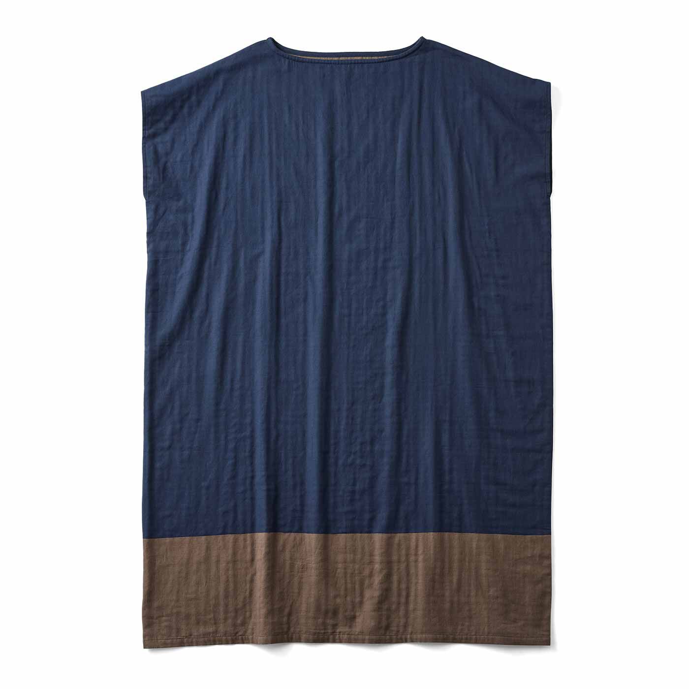 flufeel|お風呂上がりから寝るまでさわやか ダブルガーゼが心地いい 着るバスタオル〈オーガニック/ハンサムバイカラー〉の会|〈ラグーンネイビー〉