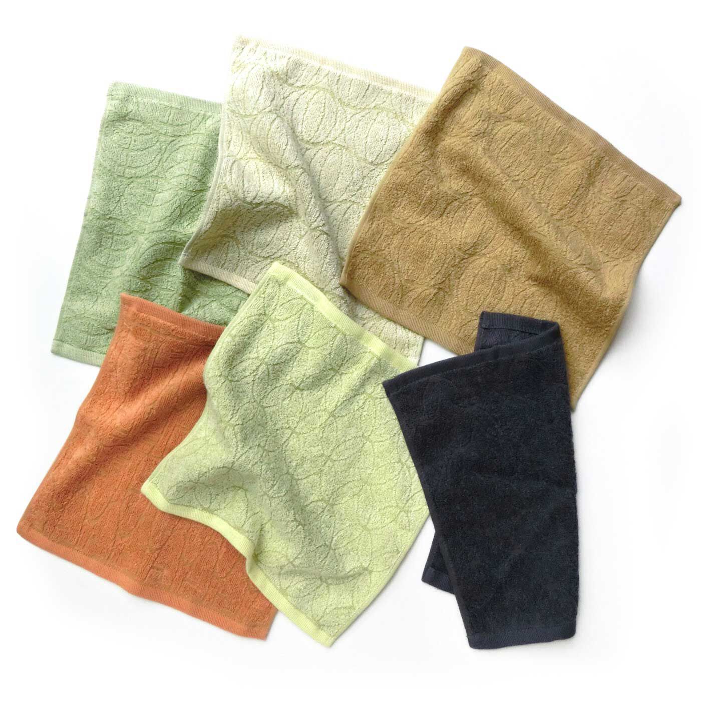 フェリシモの雑貨 Kraso|泉州のこだわりがギュッとつまった　「雫」ハンドタオル２枚セットの会|どれもが味わい深い色で美しい。タオルに織り込まれた地模様は、よく見るとそれぞれの野菜がモチーフになってる！ すみずみにまで愛がこめられています。漂白剤、蛍光増白剤、柔軟剤不使用。