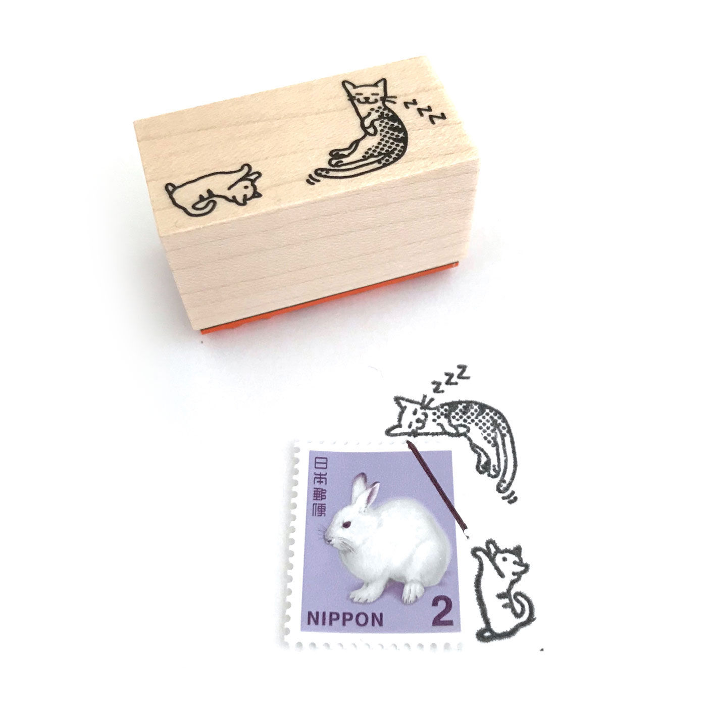 フェリシモの雑貨 Kraso|手紙に物語を添える「切手のこびと」|お申込みタイプ１：すやすや子猫　サイズ（印面）縦4cm、横2cm