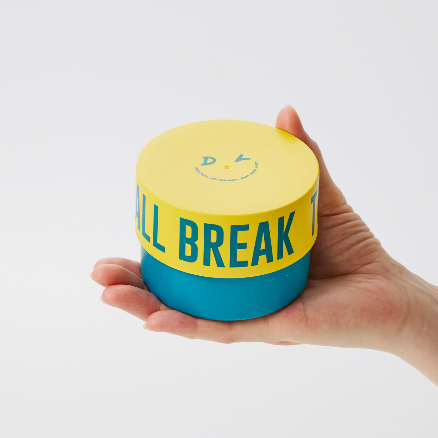 フェリシモの雑貨 Kraso|ＤｅａｒＤｏｅｒ　ボディースクラブ300ｍｌ〈チャコール〉の会|たっぷり使える大容量サイズ