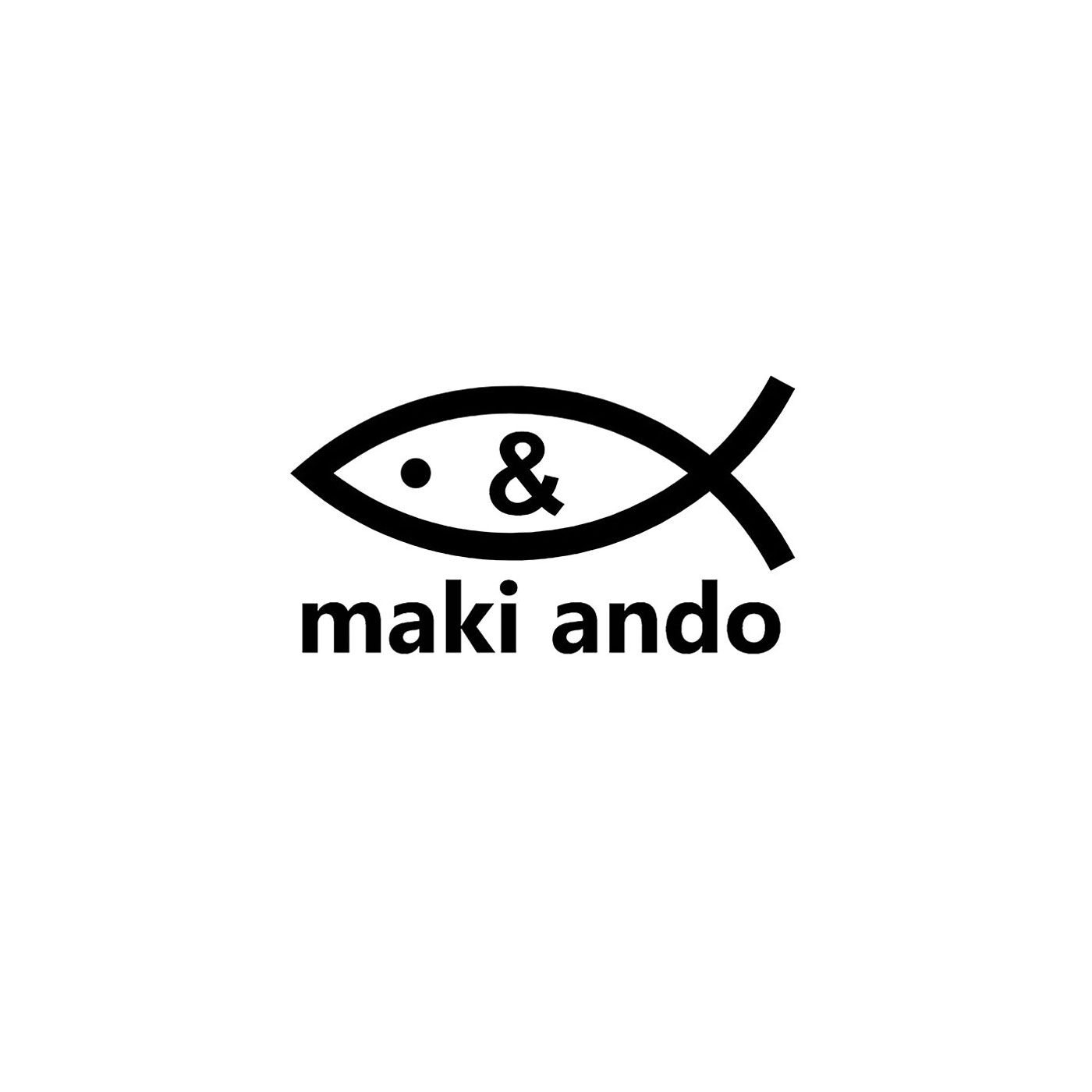 本の中を金魚が泳ぐ!?　金魚の透明しおりセット〈小赤＆赤出目金〉|【フォトグラファー：安堂真季さんにインタビュー”安堂さんにとって金魚とは？”】実は、もともと金魚に思い入れがあったわけではないんです。「大和郡山」という町の雰囲気にひかれ、大阪から撮影に通ううちに”そこに居る理由”がほしくて金魚を撮影しはじめたんです。それで、金魚についての知識や金魚の歴史なんかも必要になり勉強しはじめたところ、どんどんおもしろくなって……。