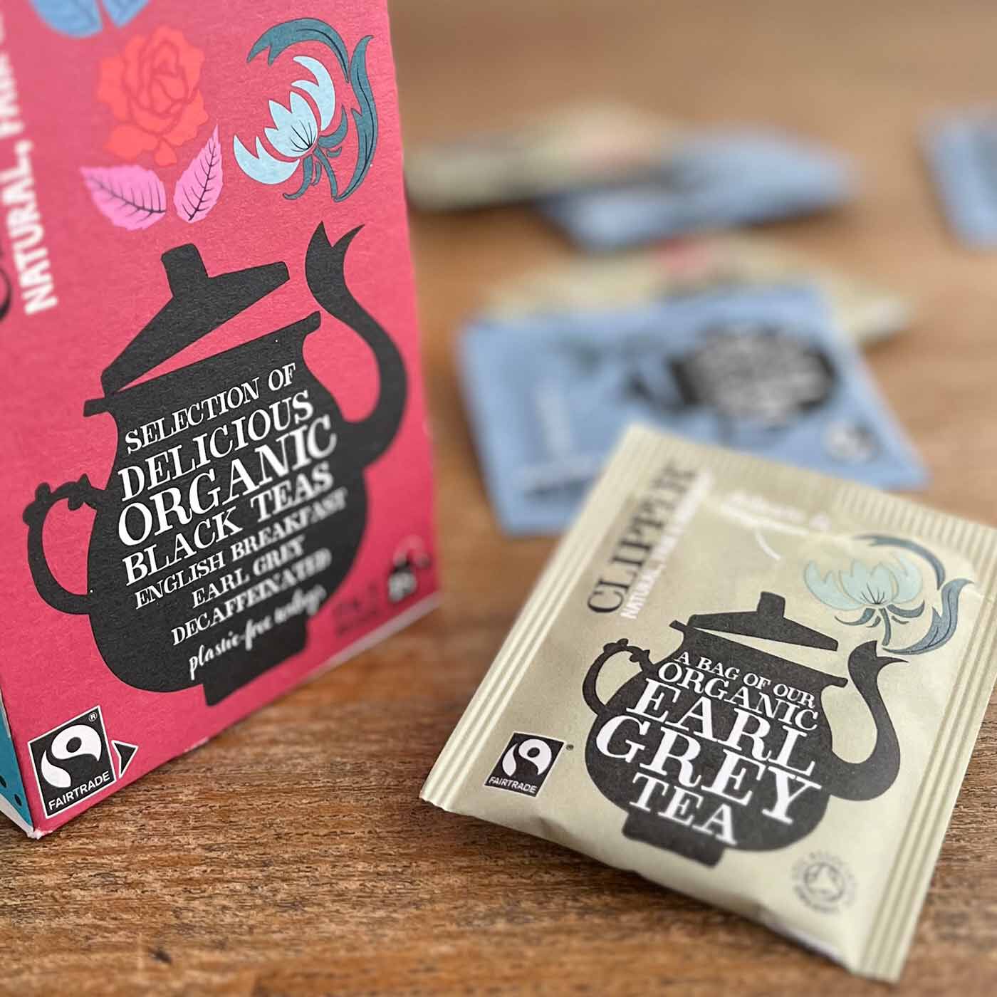 フェリシモの雑貨 Kraso|イギリスの人気紅茶ブランド【CLIPPER】オーガニック紅茶・人気の３種類セット〈ティーバッグ18個〉の会|箱とティーバッグの個装パッケージには「フェアトレード認証マーク」が。かわいくておいしいだけじゃない、人と環境にやさしいブランドだから世界中で愛されているんですね。