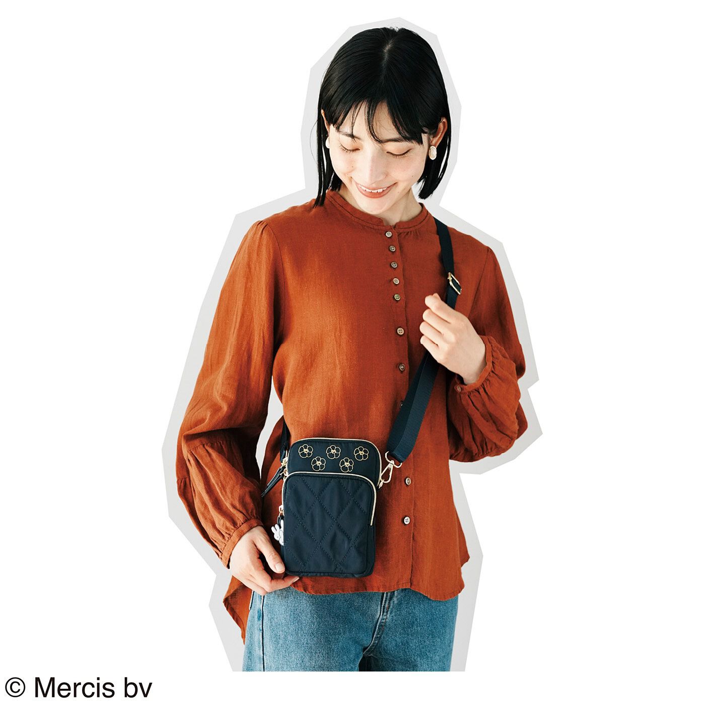 フェリシモの雑貨 Kraso|ミッフィーサークル　ミッフィーがひょっこりと顔を出す　キルティングショルダーポシェットの会