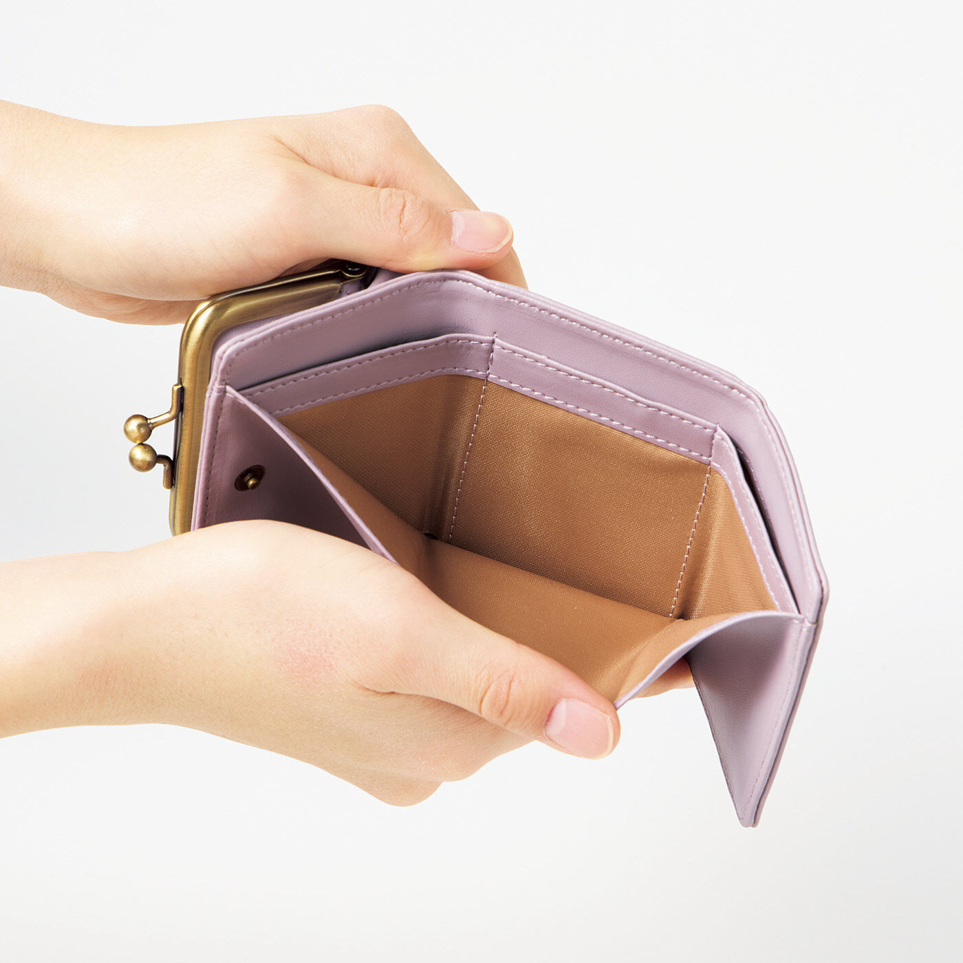 フェリシモの雑貨Kraso［クラソ］|UP.de　最小限をつれてって　すみれ色の小さなしあわせ　手のり財布|お札入れ部分にはカードポケットが3つ。