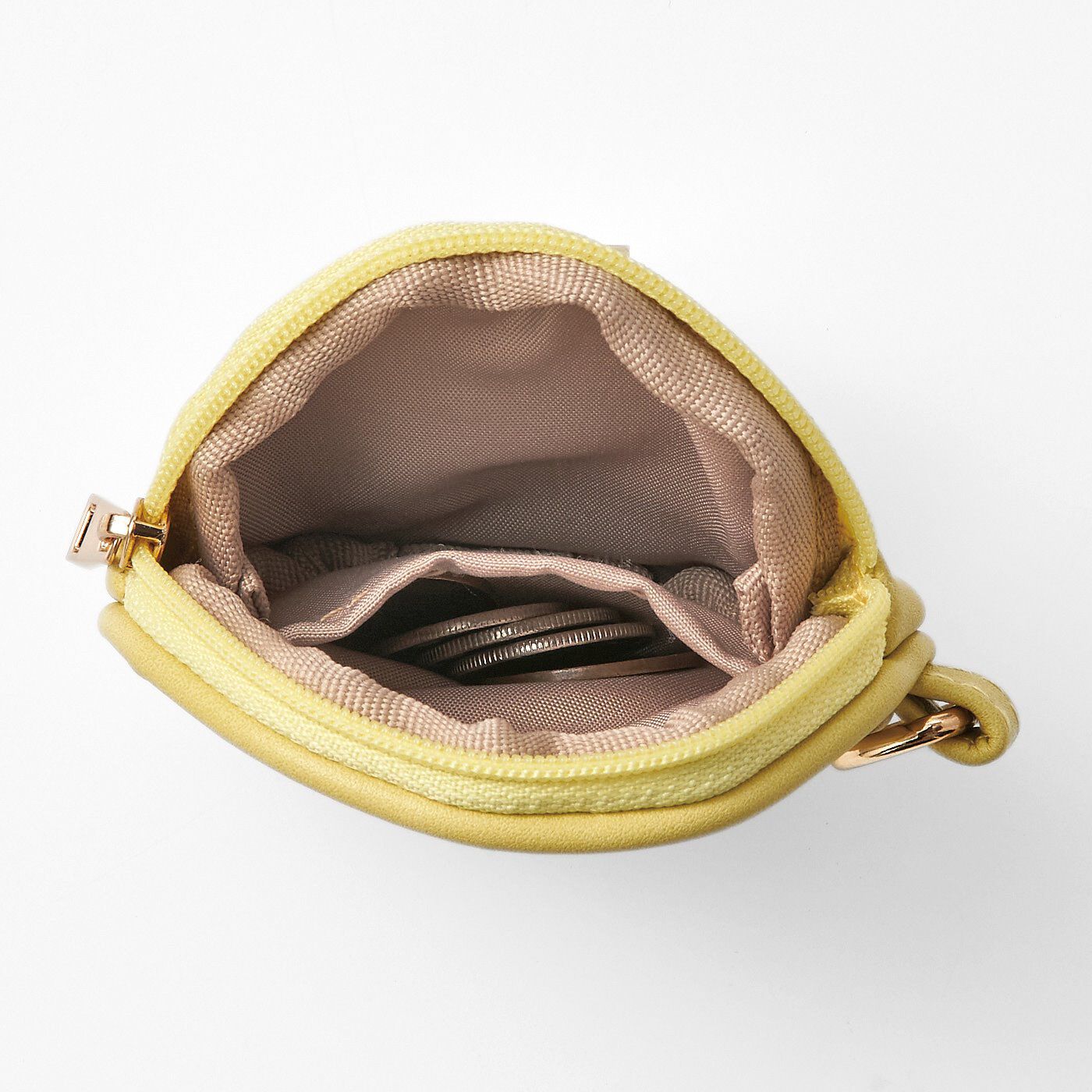 フェリシモの雑貨 Kraso|Squee!　かぎ・メイク・携帯&お財布 アイテム別に付け替えできる　３連ポーチセットの会|小ポーチは、かぎやコインを入れられるポケット付き。