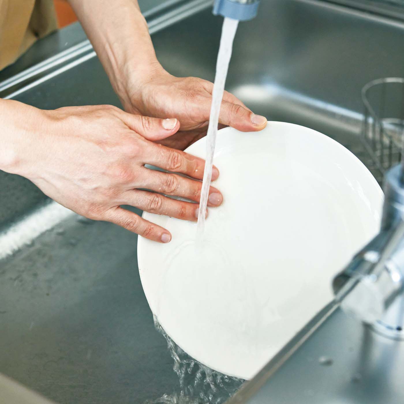 フェリシモの雑貨Kraso|1/d DISH SOAP 食器用洗剤原液（詰め替え用）の会|界面活性剤配合が少ないため、手肌にやさしい。