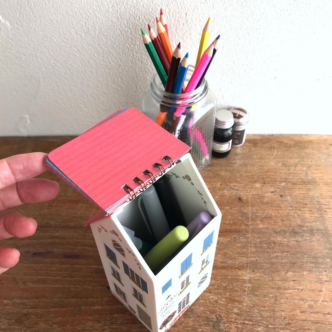 フェリシモの雑貨 Kraso|【数量限定】ハウスボックスカレンダー2023〈レストラン〉|中のボックスにはペンなどを入れることができます。