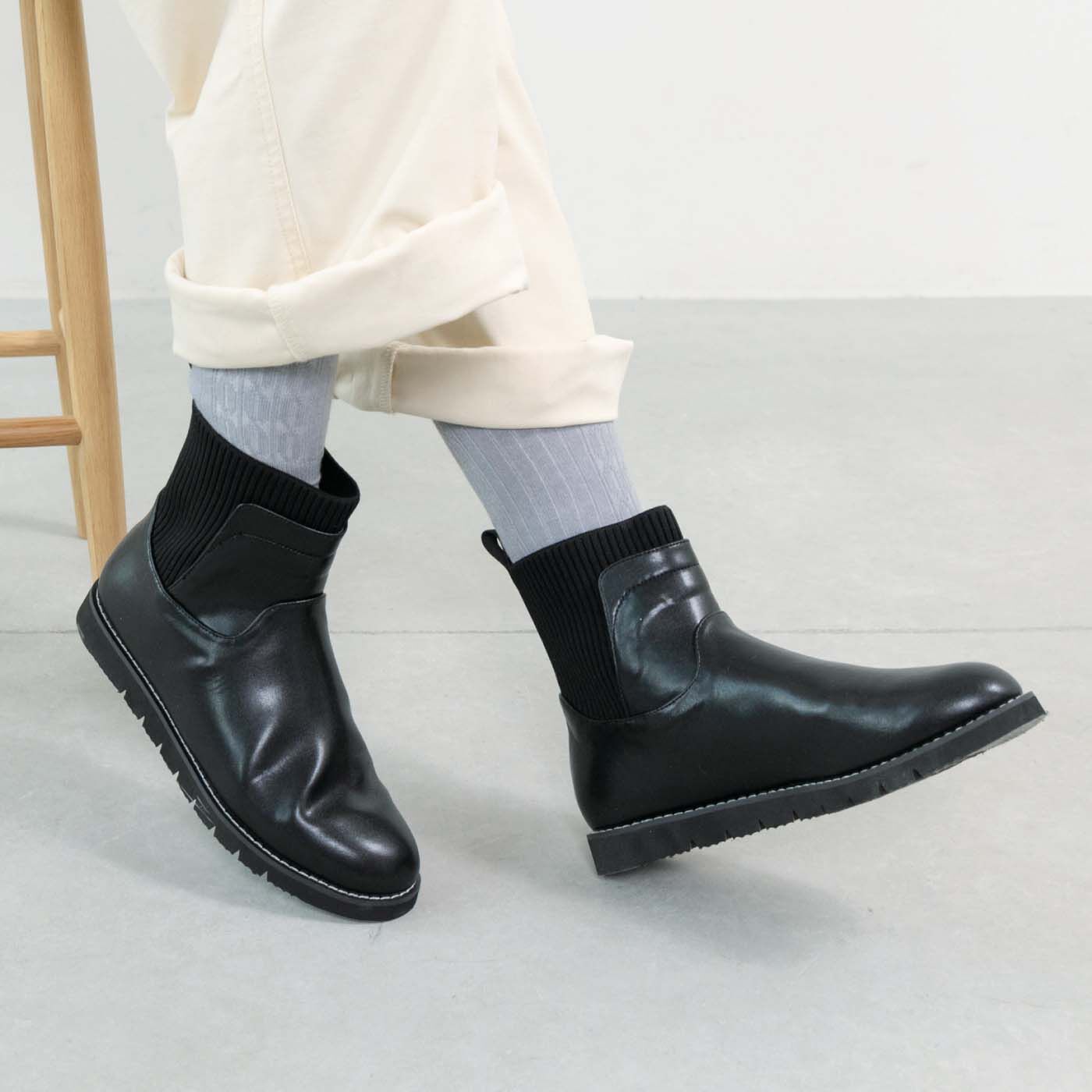 フェリシモの雑貨 Kraso|UP.de　きちんと見えるのにするんと履ける らくちんニット遣いの防水仕様ブーツ
