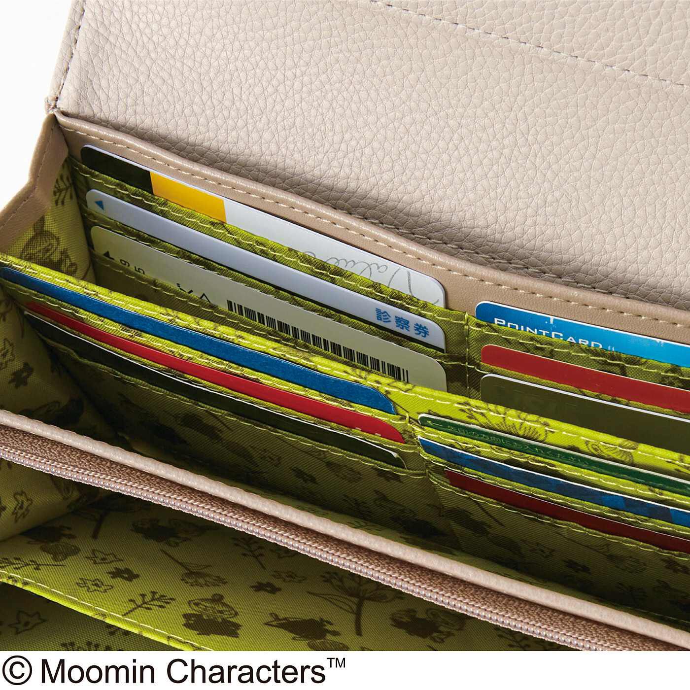 フェリシモの雑貨 Kraso|ムーミンと仲間たち　華やかフラワーの型押し財布〈ベージュ×アンティークイエロー〉|カードポケットはたっぷり14個◎。