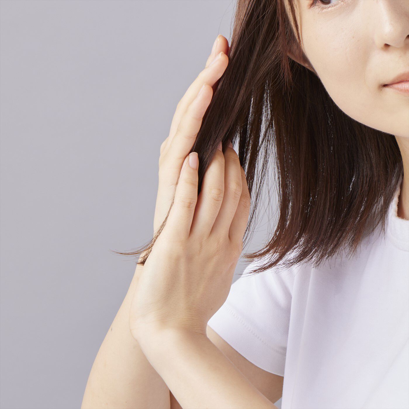 フェリシモの雑貨 Kraso|金木犀　ヘアオイルの会|毛先を中心に髪全体になじませてください。タオルドライした髪にも乾いた髪にもお使いいただけます。