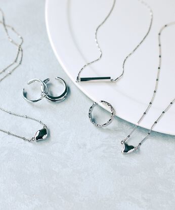 フェリシモの雑貨 Kraso | スタイリストりさ×UP.deネックレス＆イヤカフにもなるリングセットの会〈シルバーカラー〉