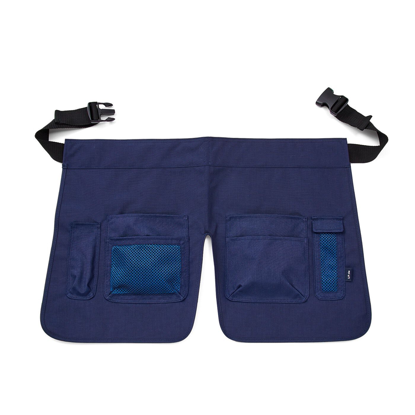 フェリシモの雑貨 Kraso|UP.de　着られるバッグ（TM） 付けポケットいっぱい 脚さばきのよいはっ水ショートエプロンの会|〈ネイビー〉