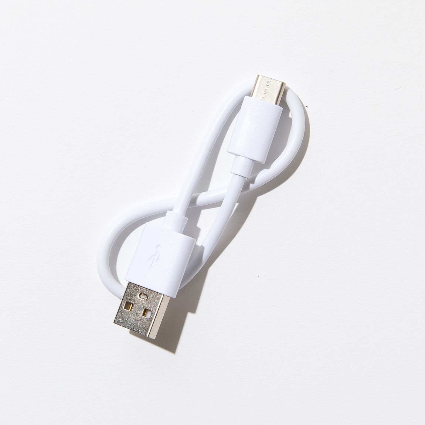 フェリシモの雑貨 Kraso|よしもとコラボ　さや香の強い気持ちで充電するねん！ モバイルバッテリー|モバイルバッテリー本体の充電用USBケーブル付き。