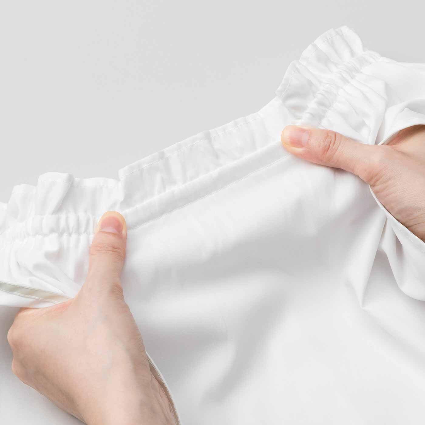 フェリシモの雑貨 Kraso|UP.de　服に合わせて調節できる ゆるくもきれいめもOKの2‐WAYストレッチ付け衿の会|後ろはゴムでぐ〜んと伸びるストレッチ仕様。