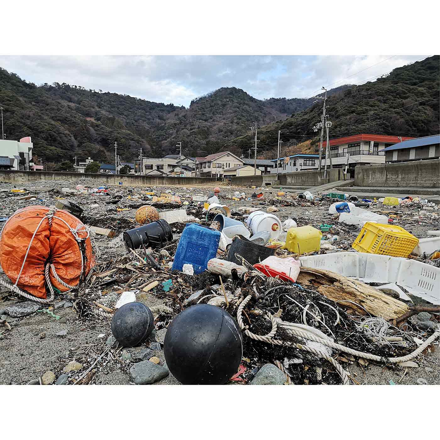 フェリシモの雑貨Kraso［クラソ］|【ｂｕｏｙ・ブイ】海洋プラスティックゴミから生まれた せっけんトレイの会