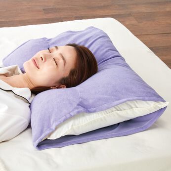 フェリシモの雑貨Kraso | お手持ちの枕が首のサポート枕に変身する枕カバー