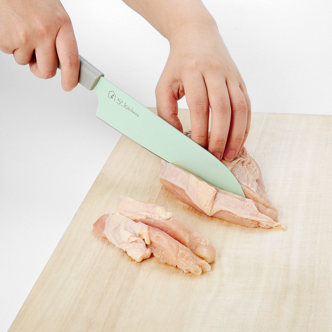 フェリシモの雑貨 Kraso|エスキューブキッチンズ　ふっ素加工で汚れが取れやすく　手際アップ かわいいシェフナイフ