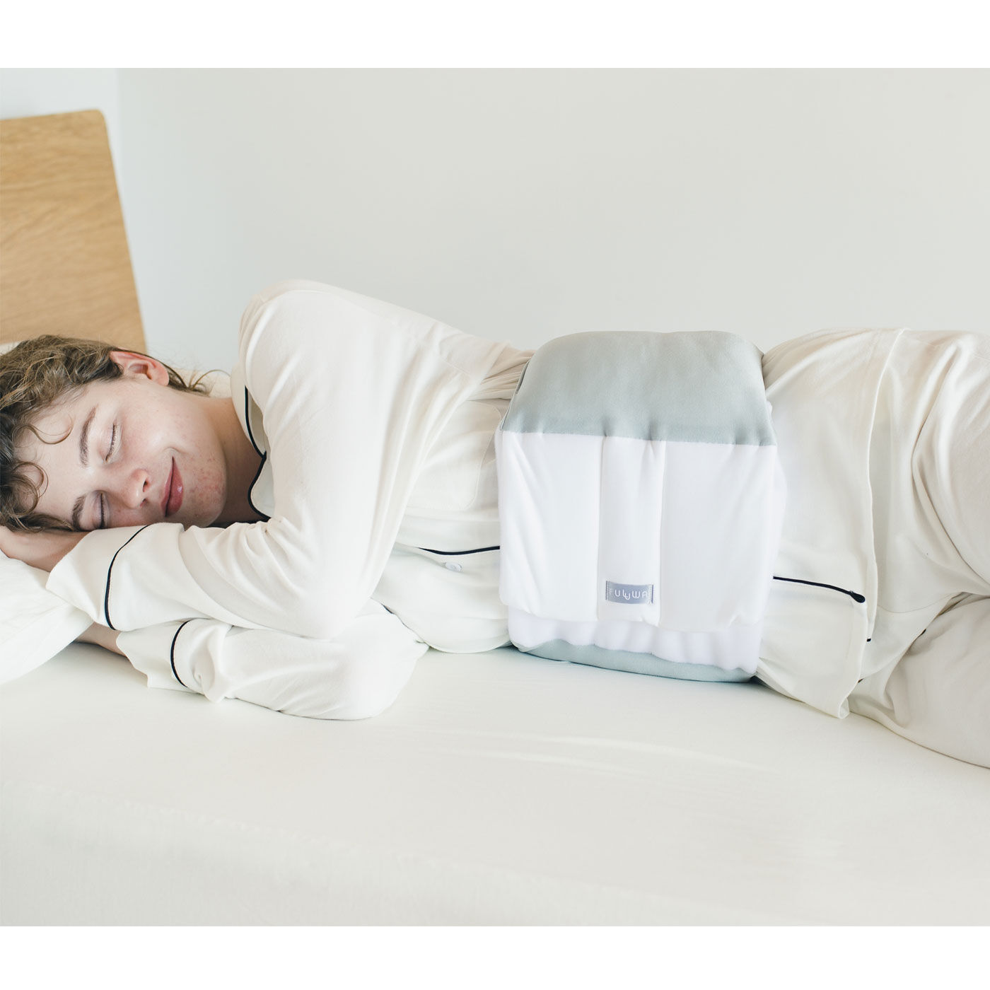 フェリシモの雑貨 Kraso|寝ている間も腰をふんわりサポートお医者さんの腰futon