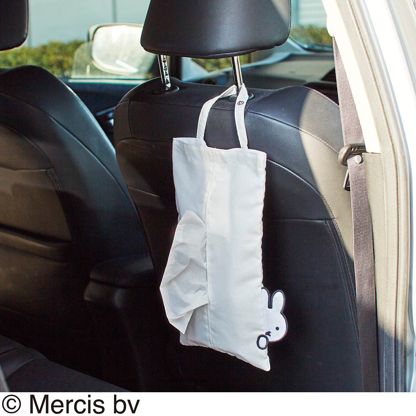 フェリシモの雑貨 Kraso|ミッフィーサークル　つり下げて使えるティッシュケースの会|ヘッドレストにつって、車の中でも便利です。