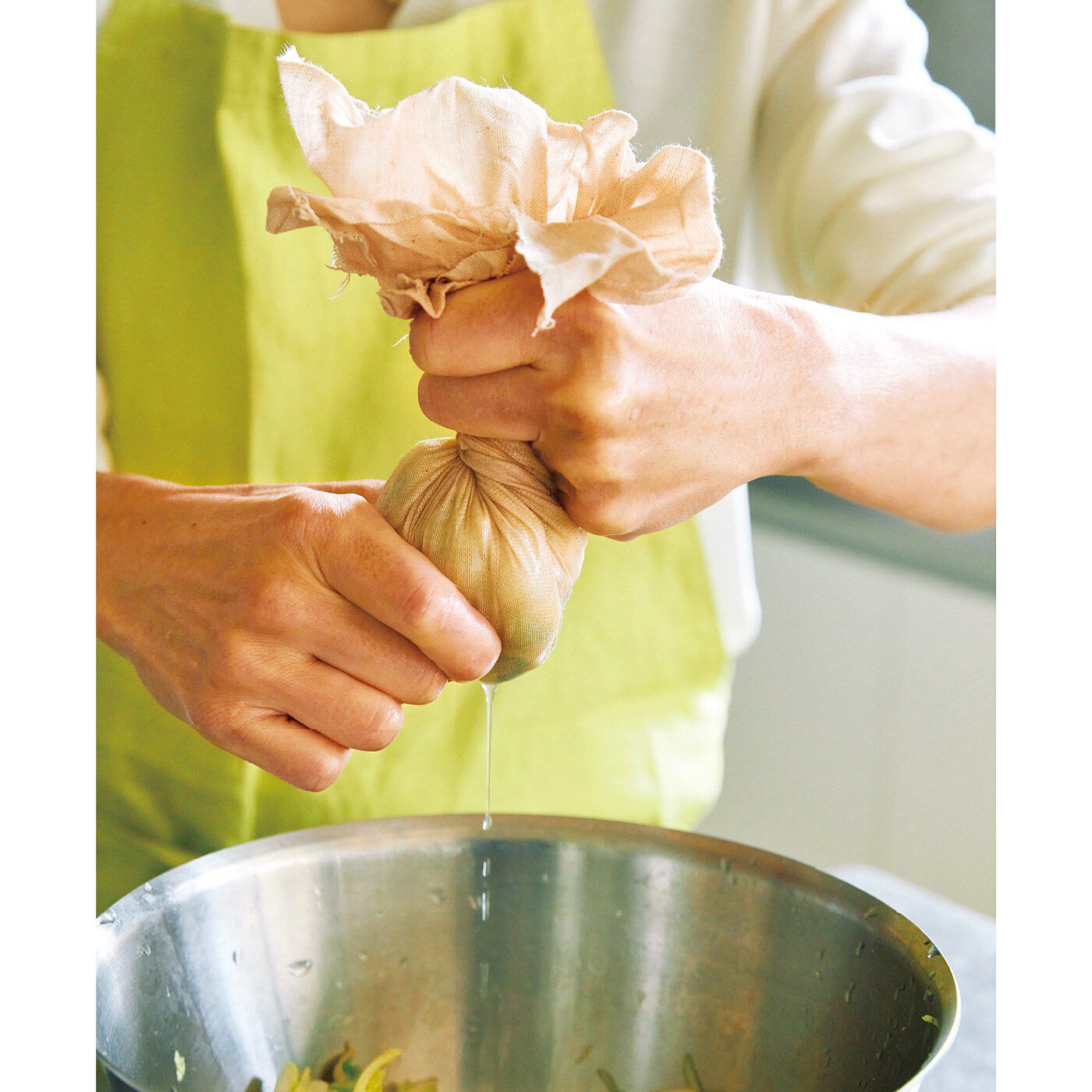 フェリシモの雑貨 Kraso|シルムッカ　台所仕事に重宝 フード染めロールコットン〈1.5m〉の会|1．野菜の水きりに。