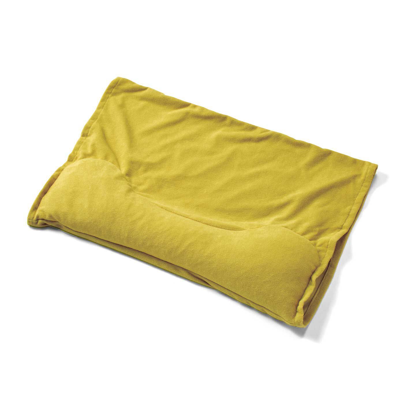 フェリシモの雑貨Kraso|クーフゥ　お手持ちの枕が首のサポート枕に変身する枕カバーの会|首をサポートしながら、寝返りを打ちやすいU字型。