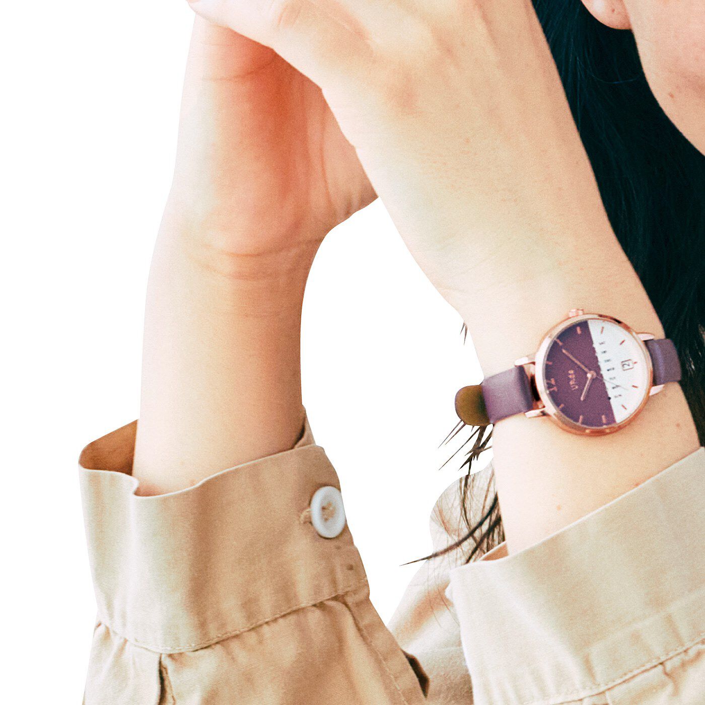 フェリシモの雑貨 Kraso|UP.de　曜日と日付がひと目でわかる ニュアンスカラーの2トーンが素敵な腕時計の会|コーデにも合わせやすいニュアンスカラー。