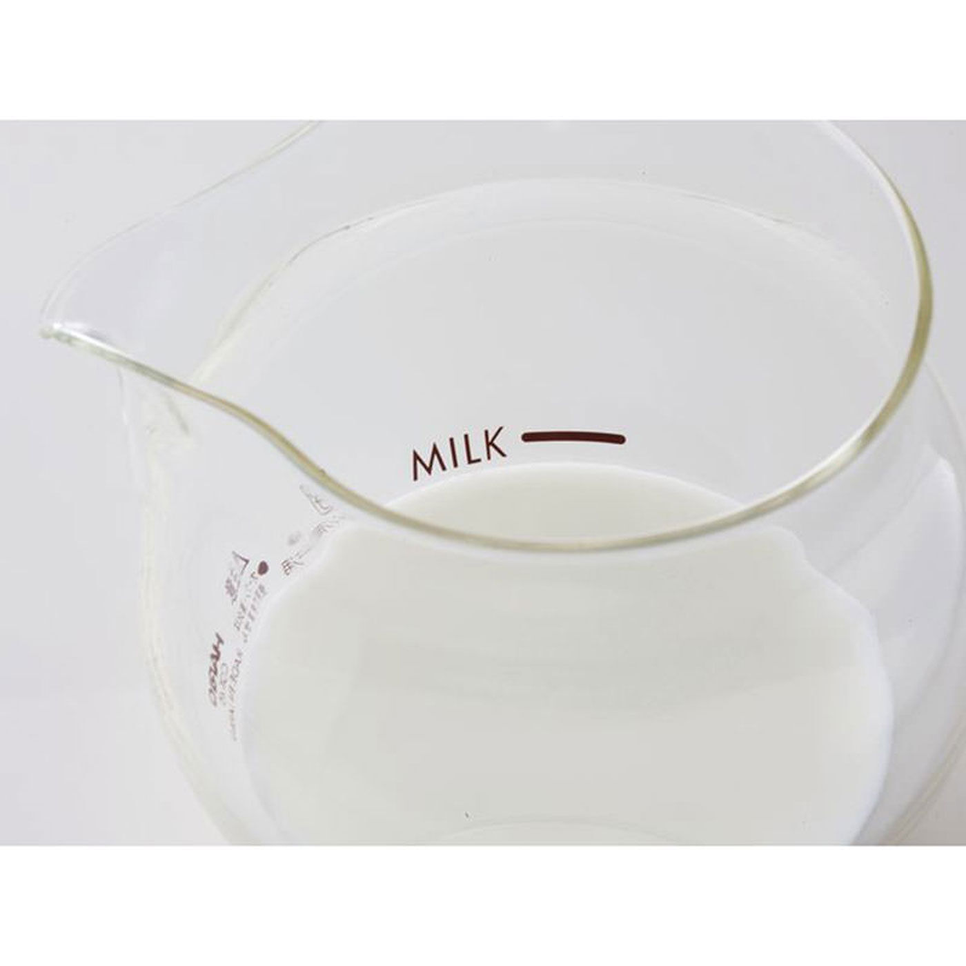 フェリシモの雑貨 クラソ|ふわふわミルクフォームが簡単に 耐熱ガラスボウル付きミルククリーマー|牛乳をボウルに入れて電子レンジであたため
