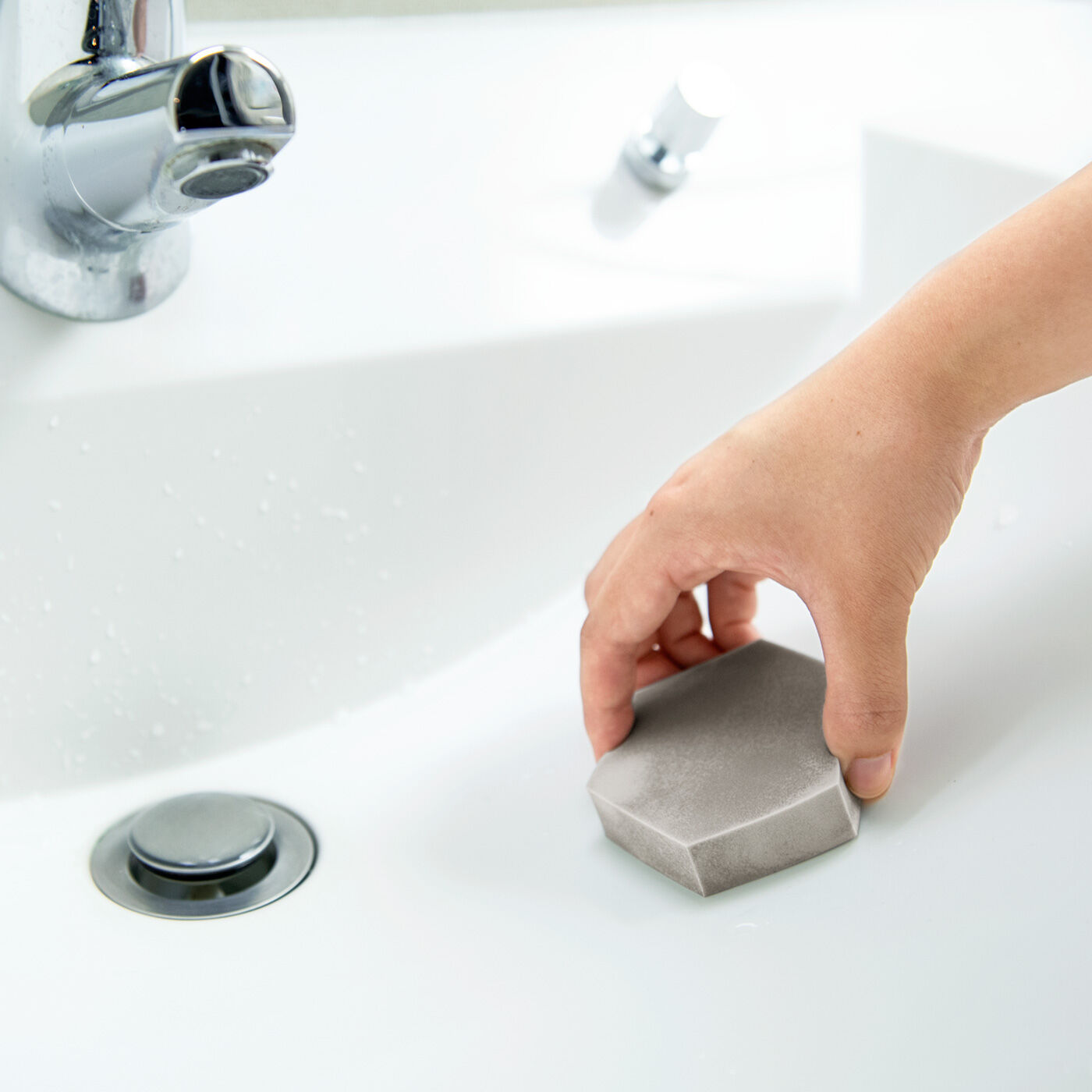 フェリシモの雑貨Kraso|1/d Water Wiper 吸水スポンジの会|洗面所にも。